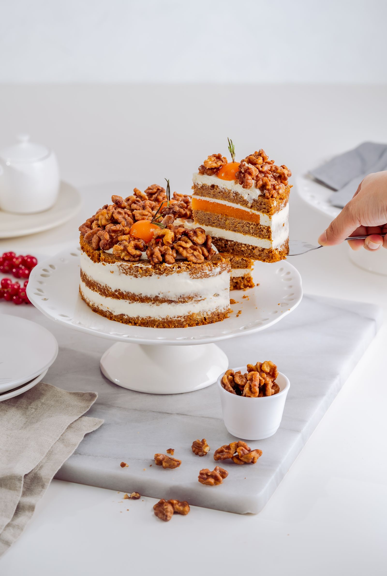 Jednoduchá orechová torta s pudingovým krémom